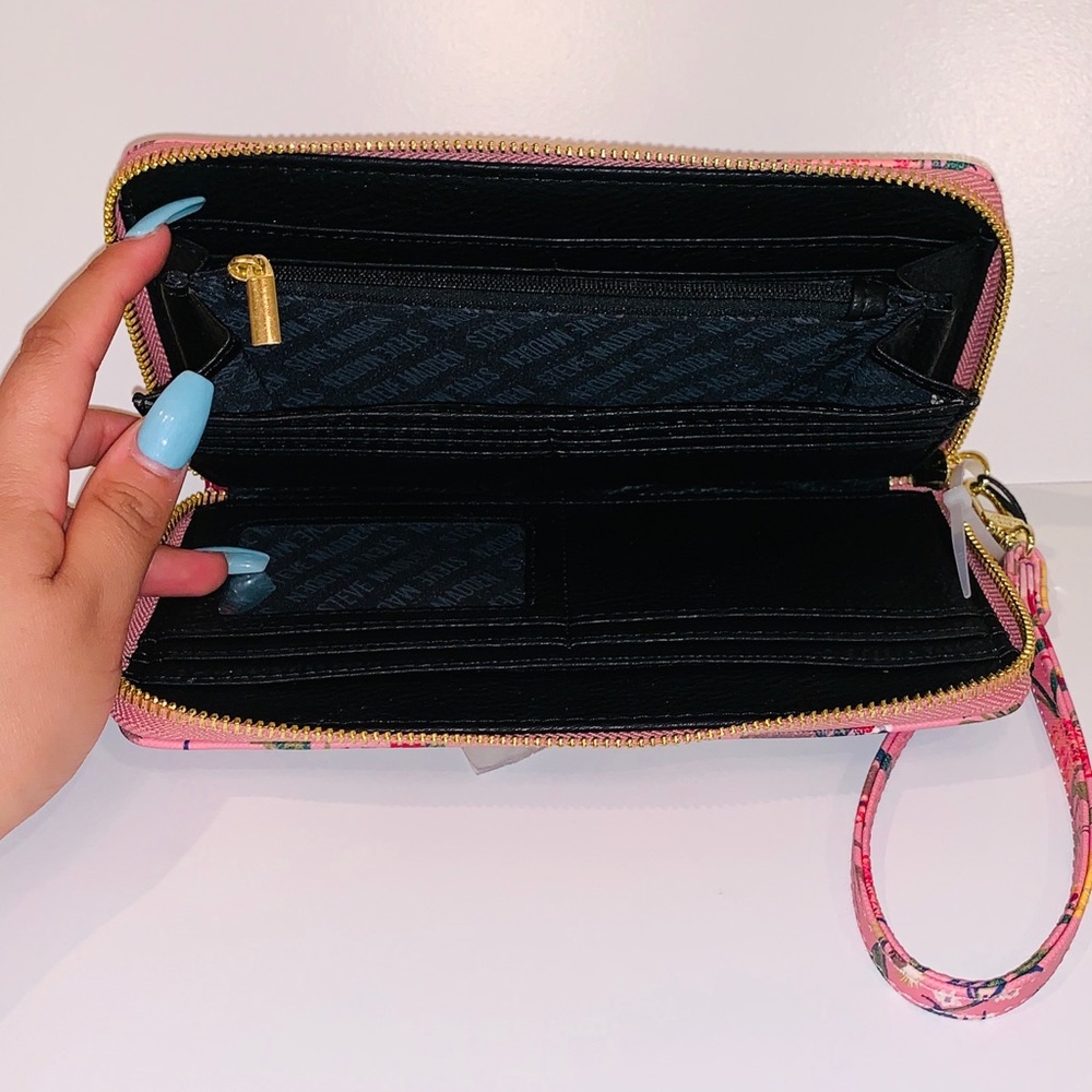 NWT Steve Madden Wallet - Picture 3 of 3